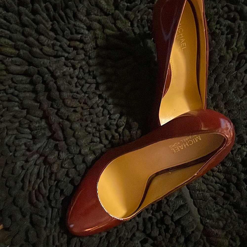 Size 5 women Michael Kors gently used